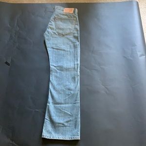 Men’s Levi Strauss light denim jeans.